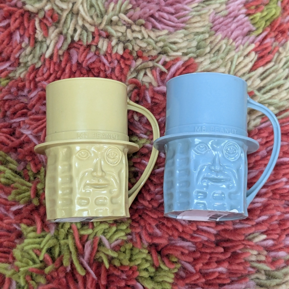 Vintage Mr. Peanut Plastic Cup Set